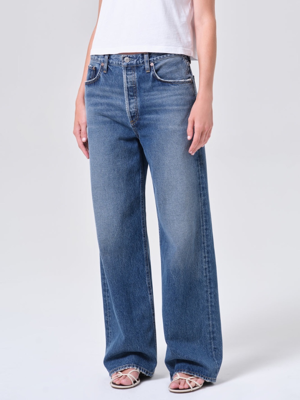 AGOLDE Low Slung Baggy Jeans in Light Wash -
Style A640-1535
